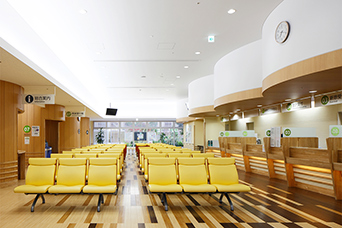 来院後に総合受付へ