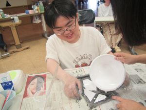 石膏を型へ流し込み